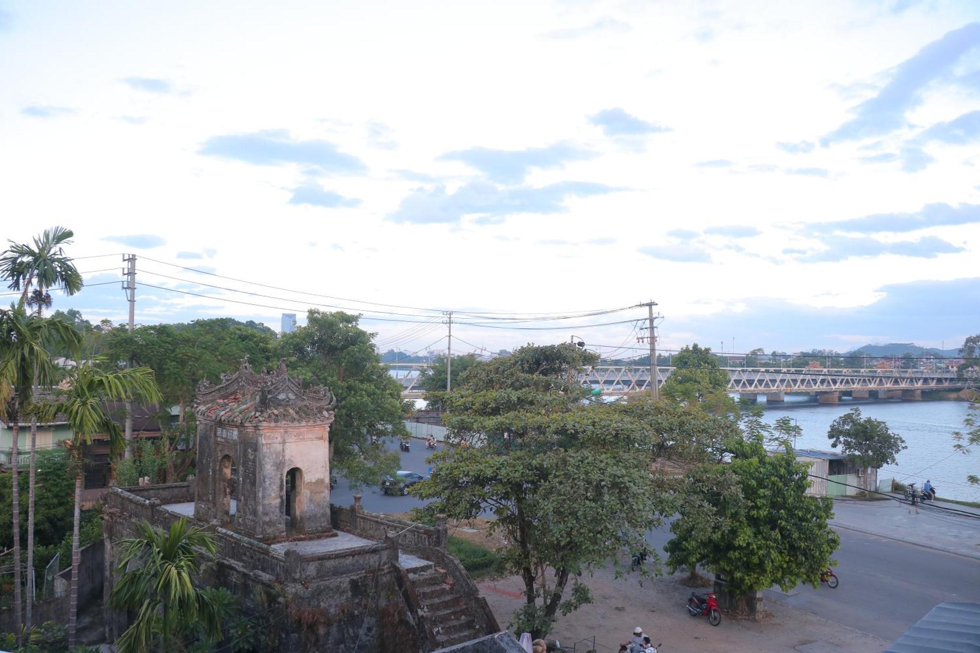 La Nha Homestay Hue Exterior photo